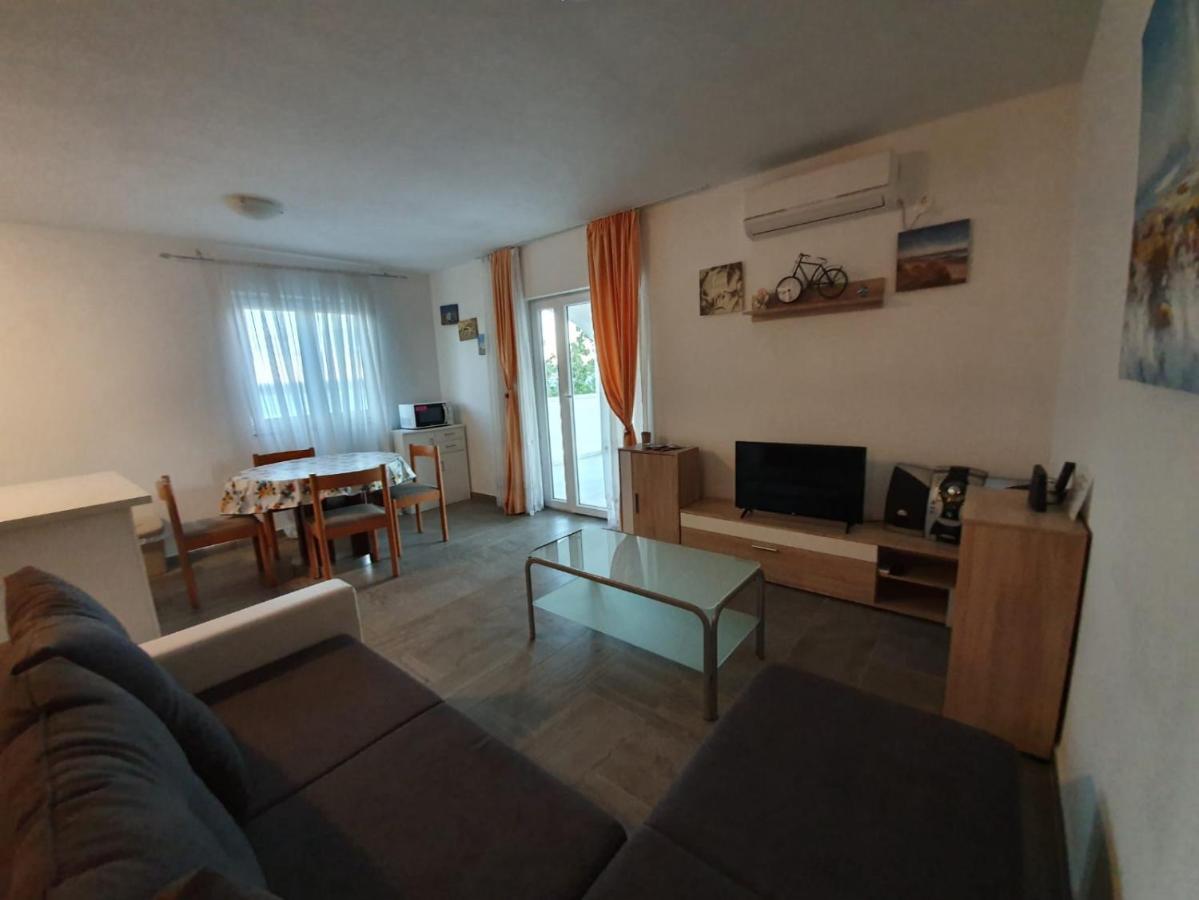 Apartmani Lucija มาสเลนีซา ภายนอก รูปภาพ