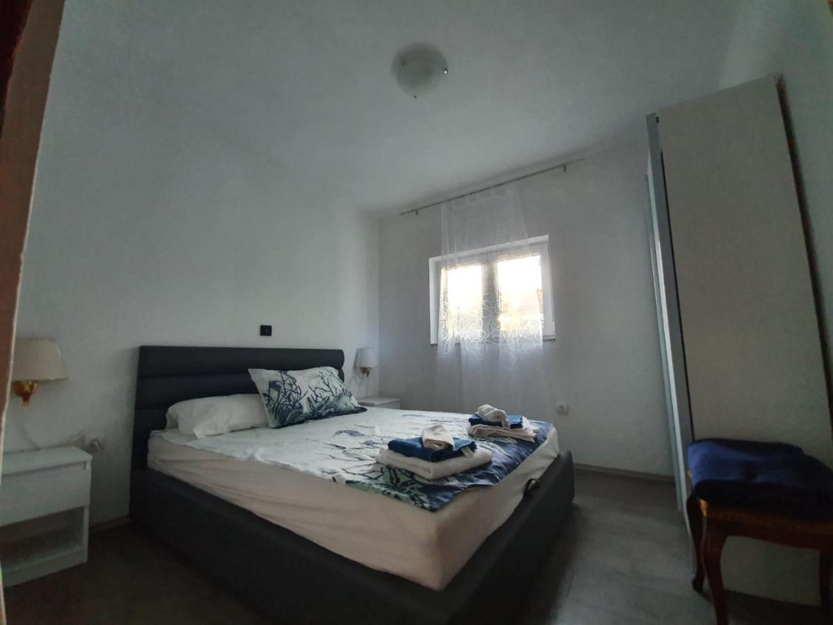 Apartmani Lucija มาสเลนีซา ภายนอก รูปภาพ