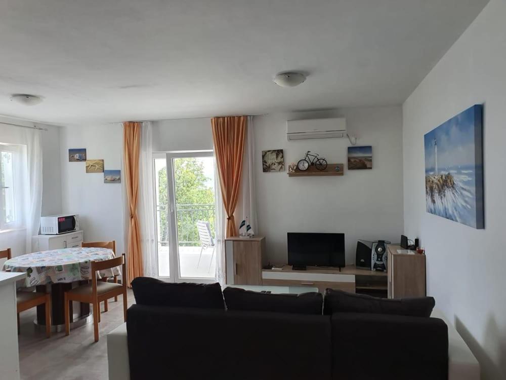 Apartmani Lucija มาสเลนีซา ภายนอก รูปภาพ
