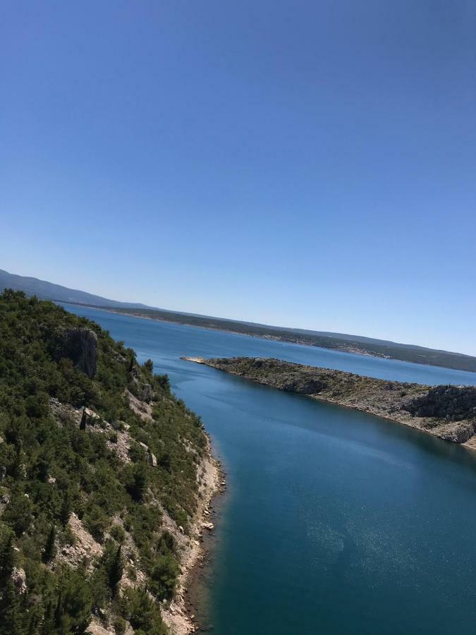 Apartmani Lucija มาสเลนีซา ภายนอก รูปภาพ